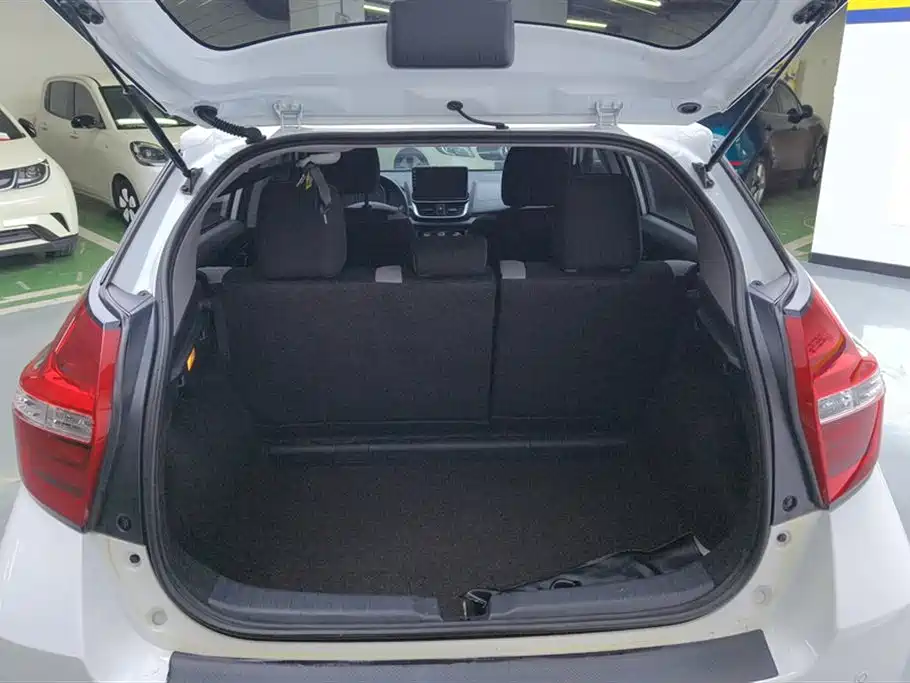 TOYOTA YARIS L ZHIXUAN