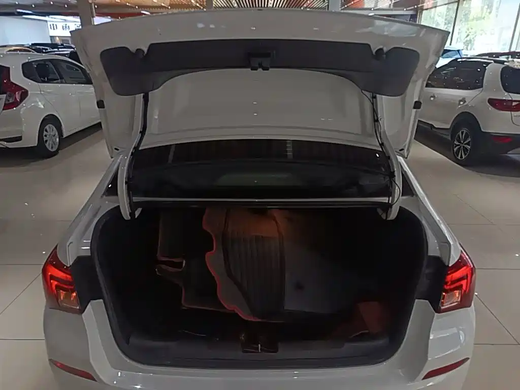 Buick Excelle — миниатюра 19