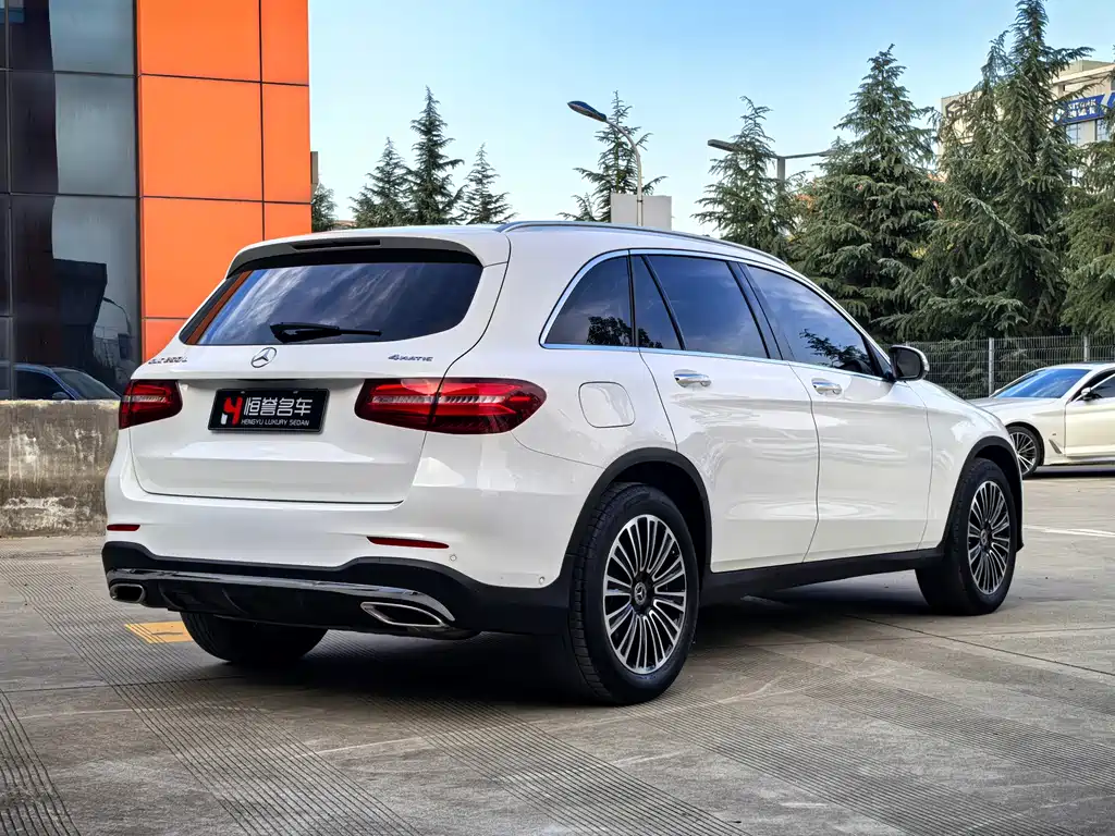 MERCEDES-BENZ GLC