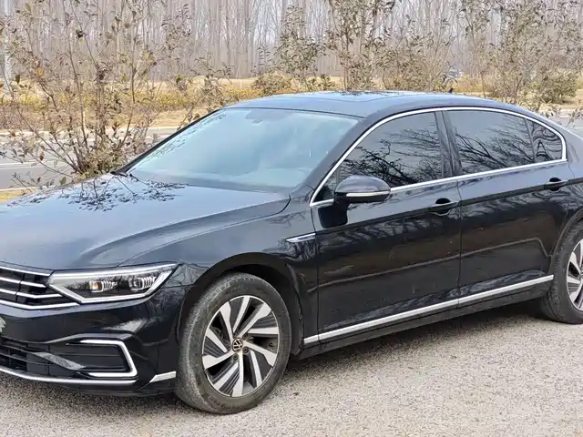 VOLKSWAGEN MAGOTAN GTE PLUG IN HYBRID 2024