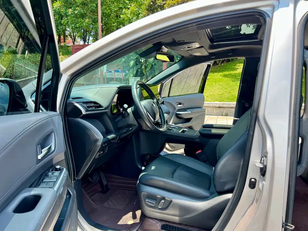 Toyota Sienna 2021 2.5L