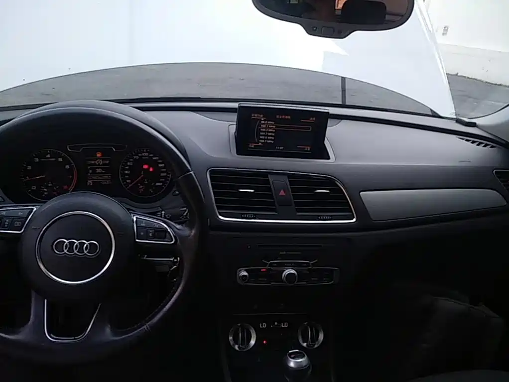 Audi Q3 — миниатюра 10