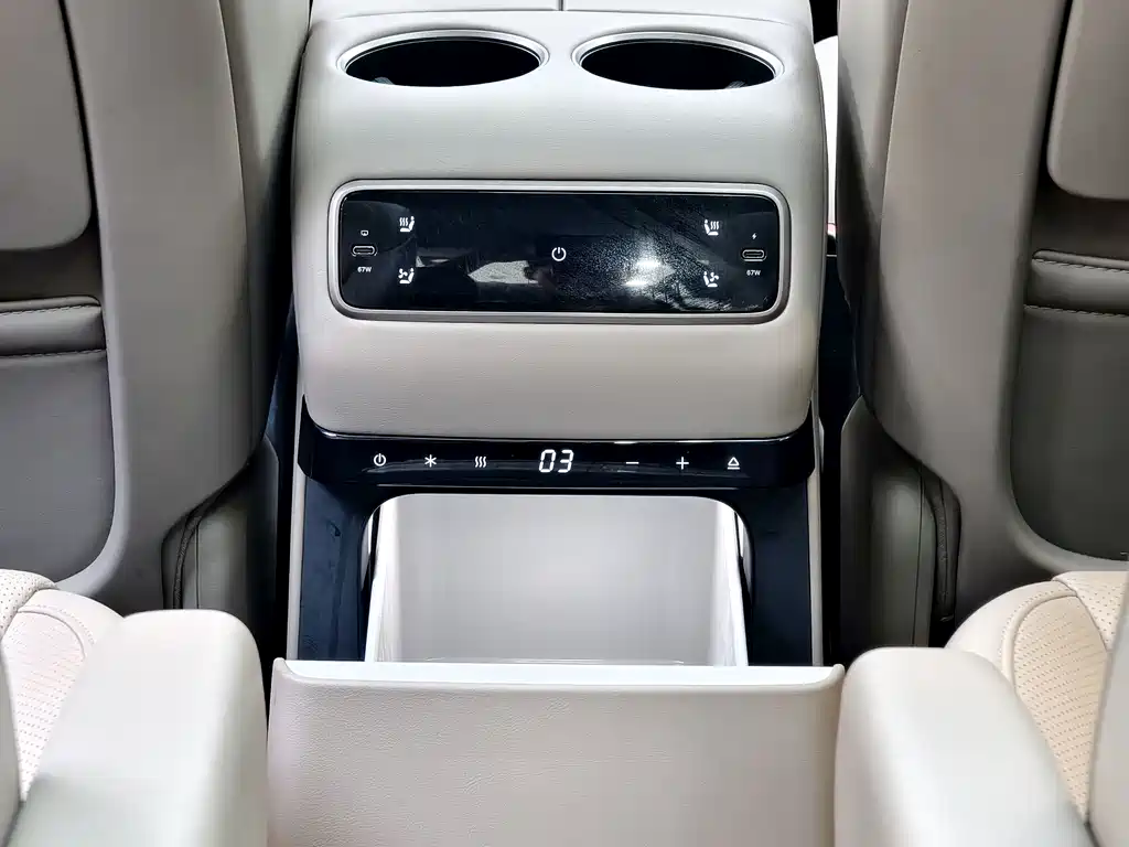 Li Auto i8 2025 Standard