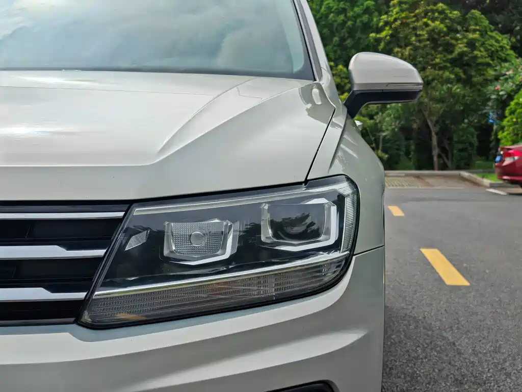 Volkswagen Tiguan L L 2019 330TSI AT Comfort VI