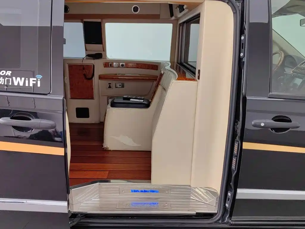 Mercedes-Benz Vito — миниатюра 12