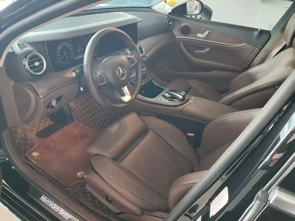 Mercedes-Benz E-Class — миниатюра 5