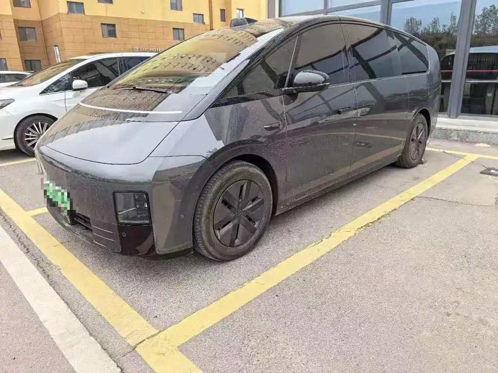 Li Auto Li MEGA 2024