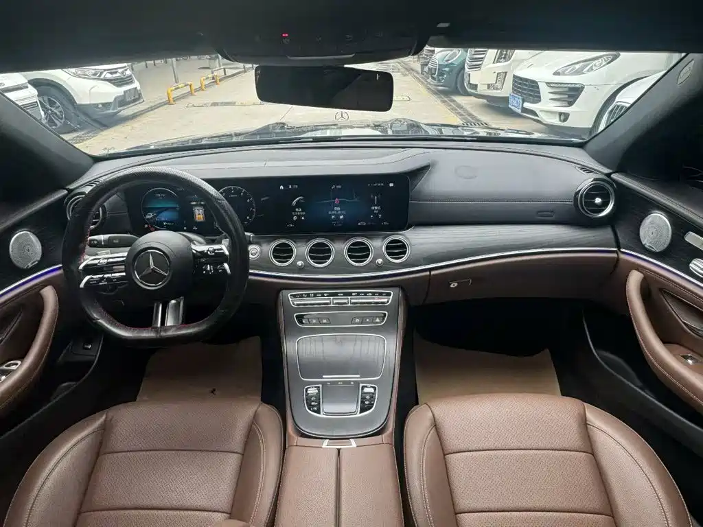 Mercedes-Benz E-Class — миниатюра 9