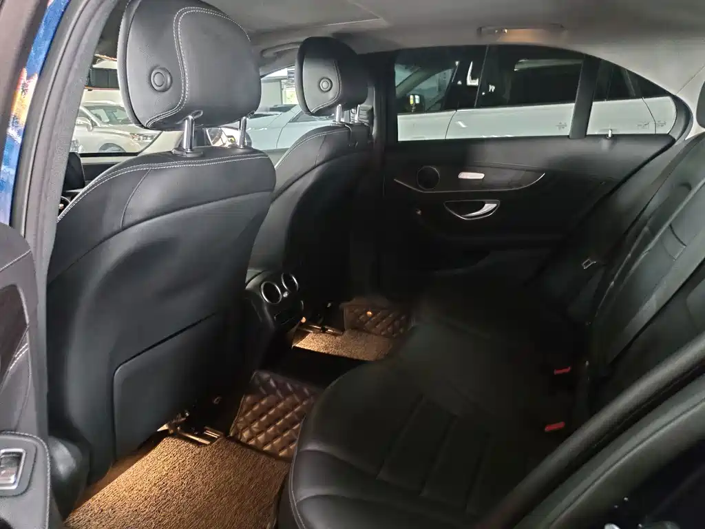 Mercedes-Benz C-Class — миниатюра 9