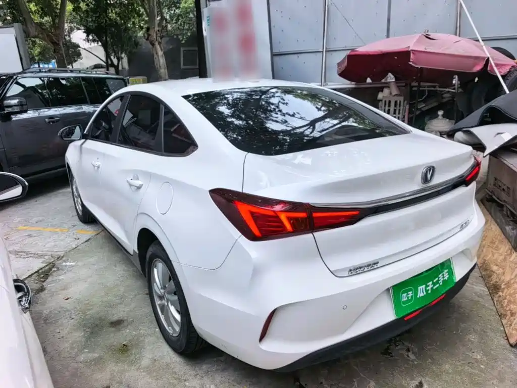 Changan Eado New Energy — миниатюра 5