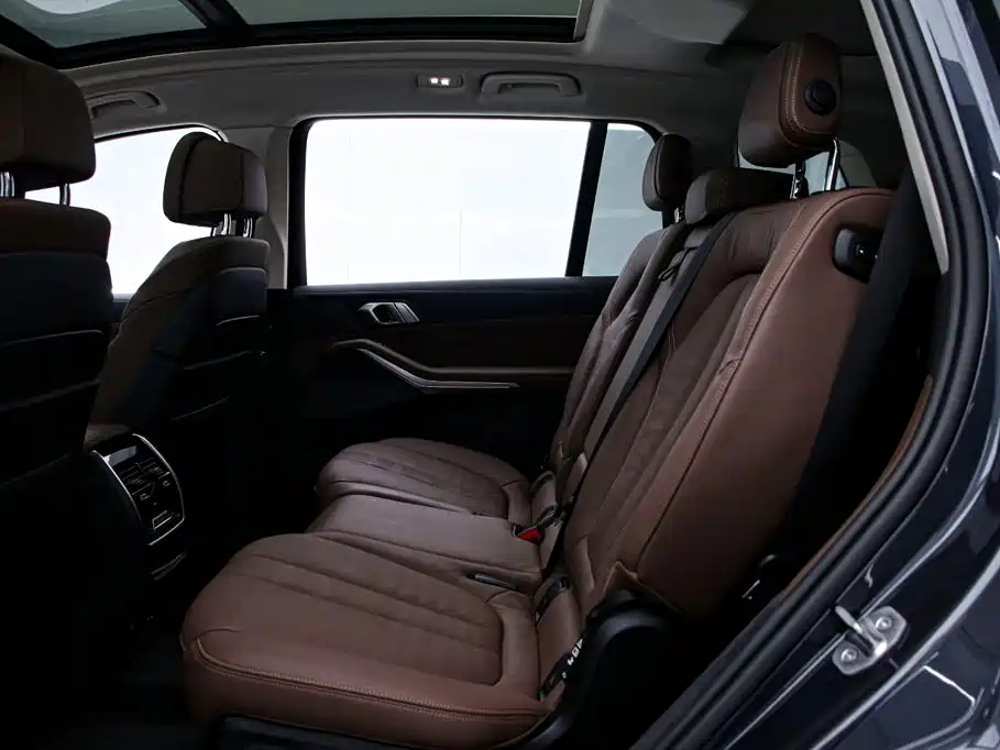 BMW X7 — миниатюра 17