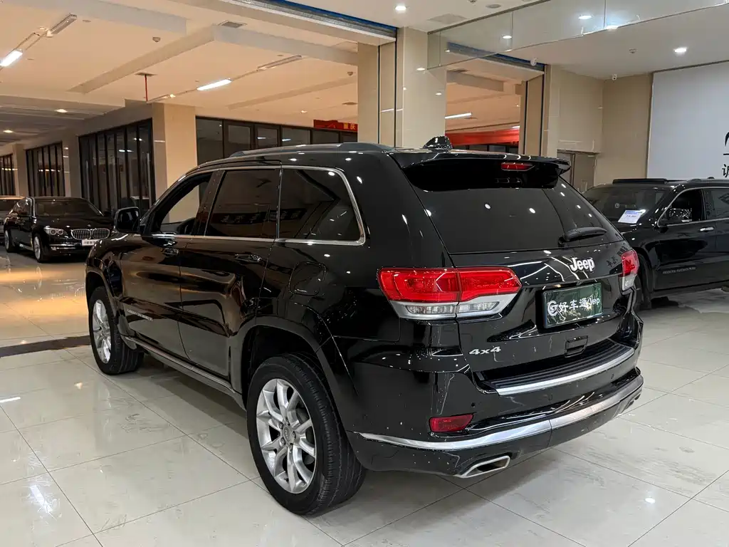 Jeep Grand Cherokee (Import) — миниатюра 18