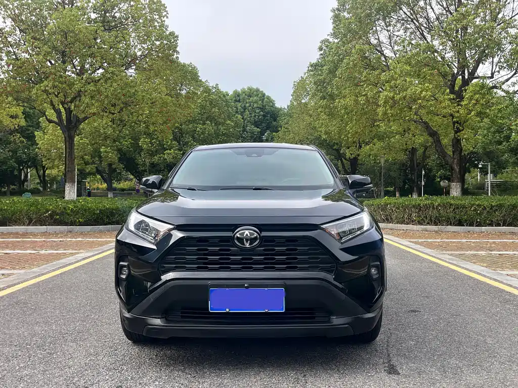 Toyota RAV4 — миниатюра 2