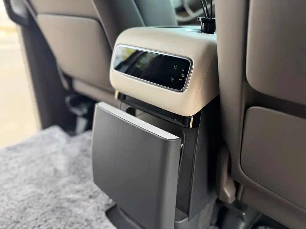 Li Auto Li MEGA — миниатюра 12
