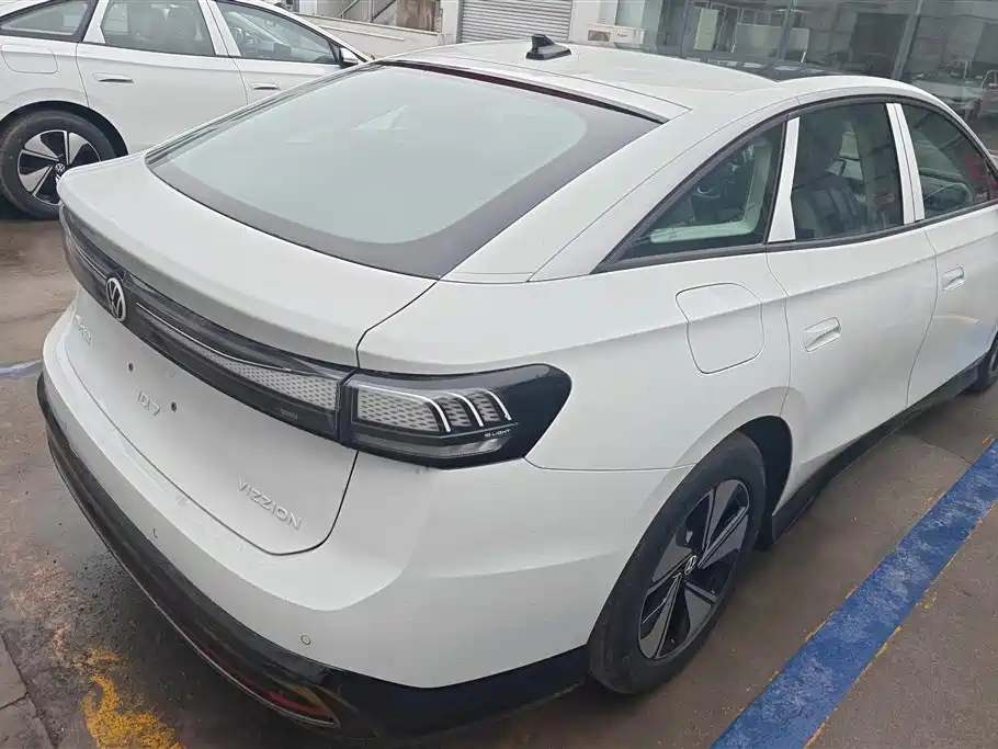 VOLKSWAGEN ID.7 VIZZION