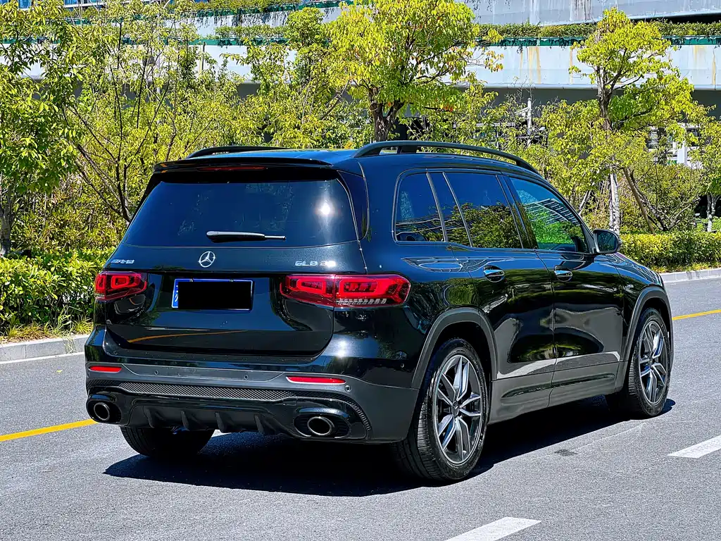 MERCEDES-BENZ GLB AMG