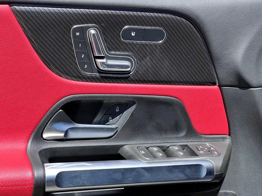 MERCEDES-BENZ GLB AMG