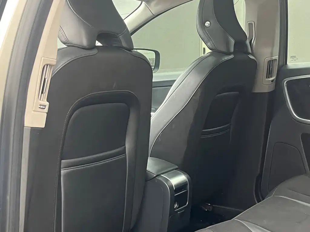 Volvo XC60 — миниатюра 6