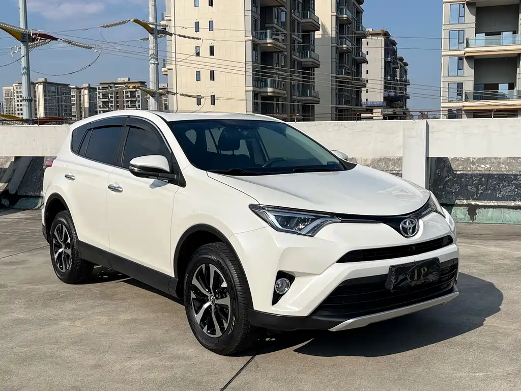 Toyota RAV4 — миниатюра 3