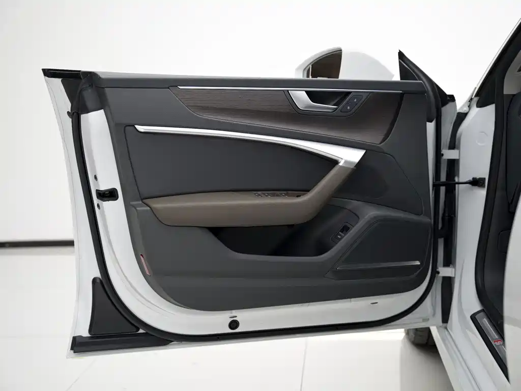 Audi A7L — миниатюра 13