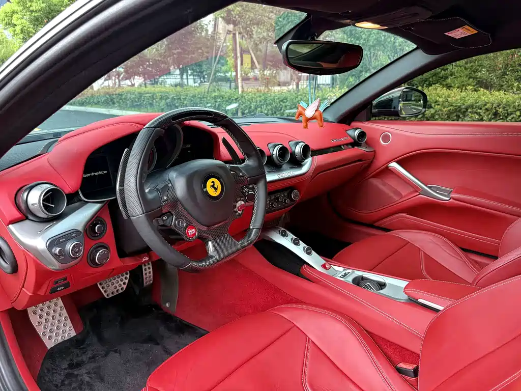 Ferrari F12berlinetta — миниатюра 6