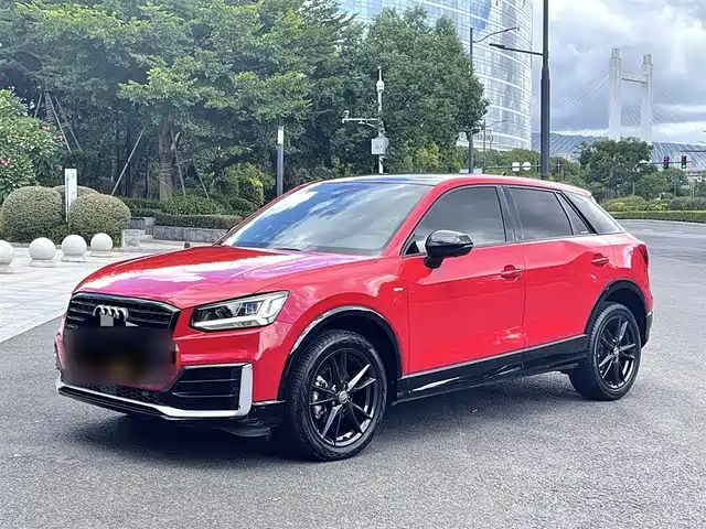 AUDI  Q2L