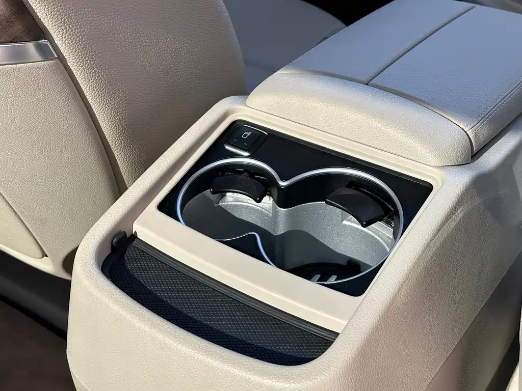 MERCEDES-BENZ V CLASS