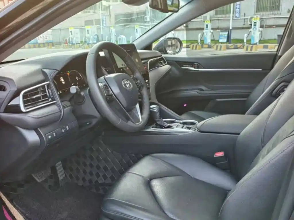 Toyota Camry — миниатюра 4