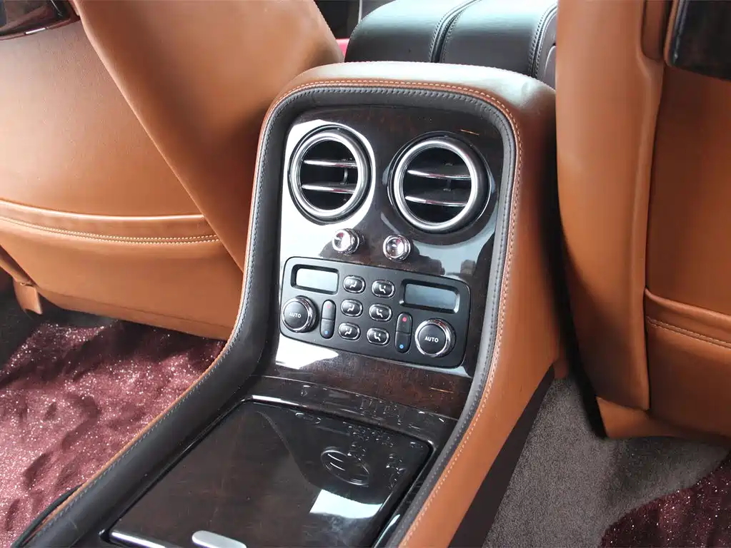 Bentley Flying Spur — миниатюра 16