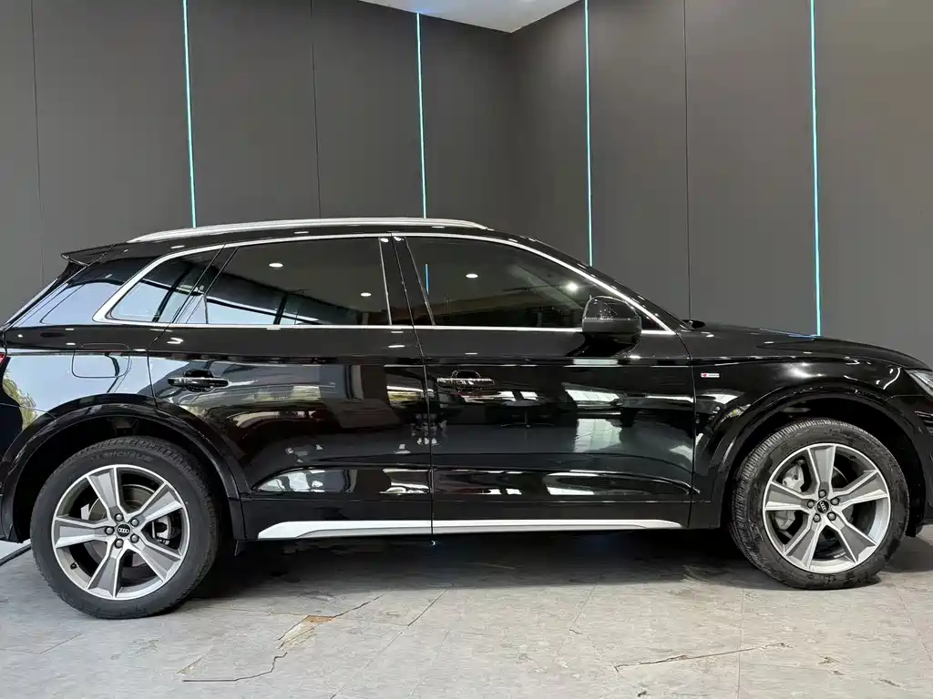Audi Q5L — миниатюра 5