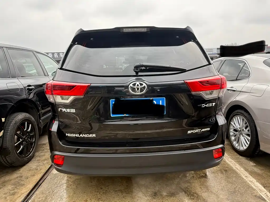 TOYOTA HIGHLANDER