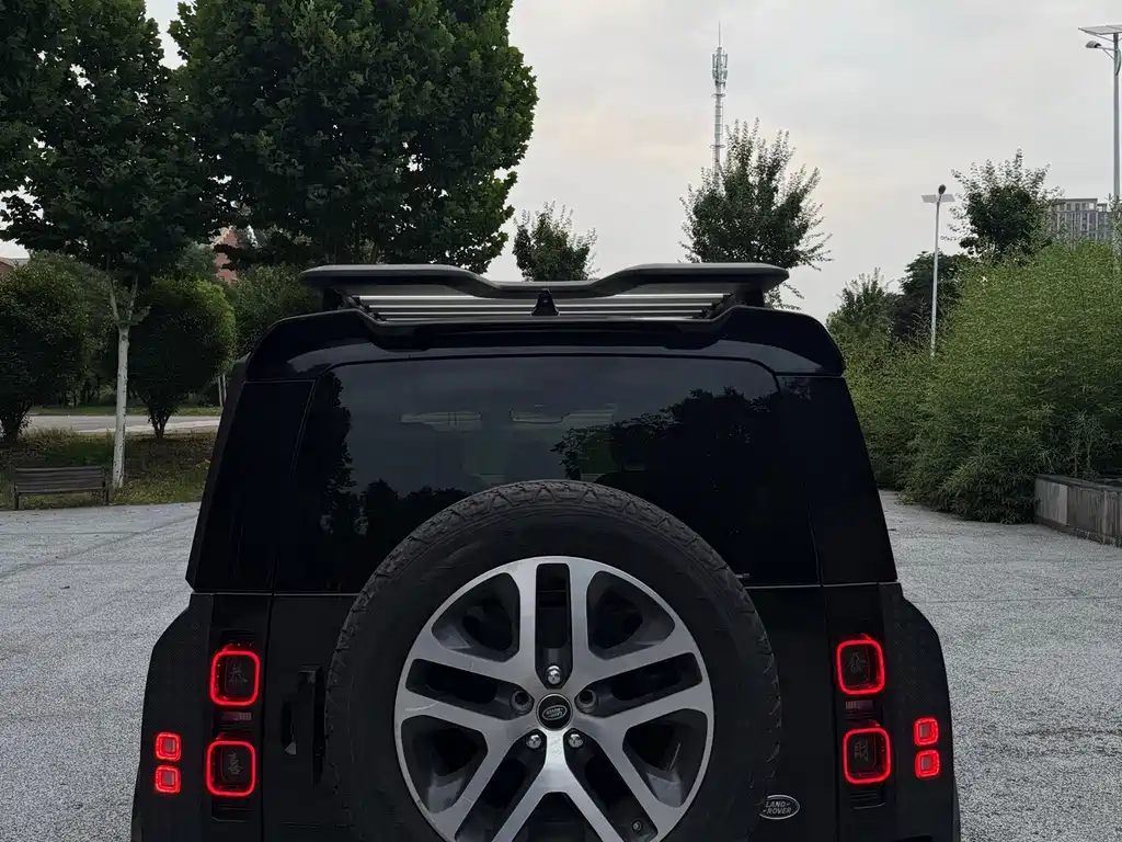 Land Rover Defender — миниатюра 11