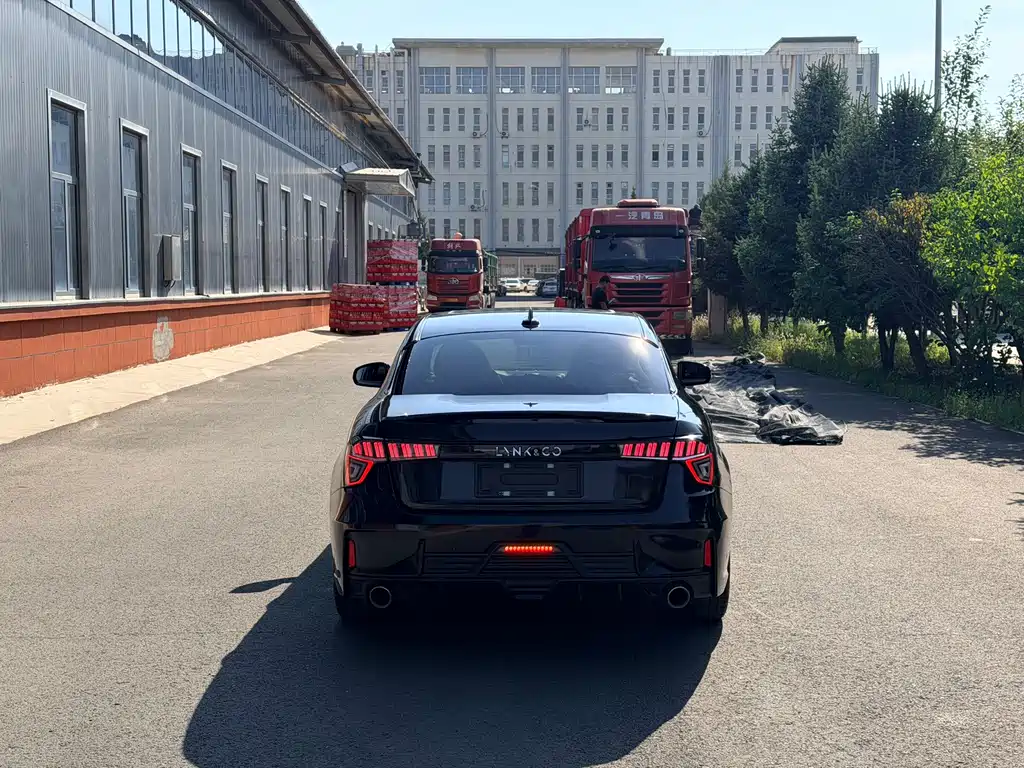 Lynk & Co 03 — миниатюра 6