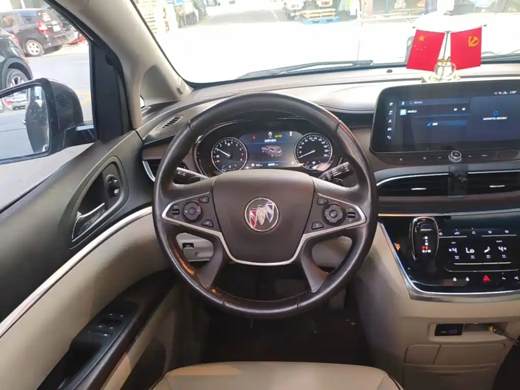 Buick GL8 — миниатюра 11