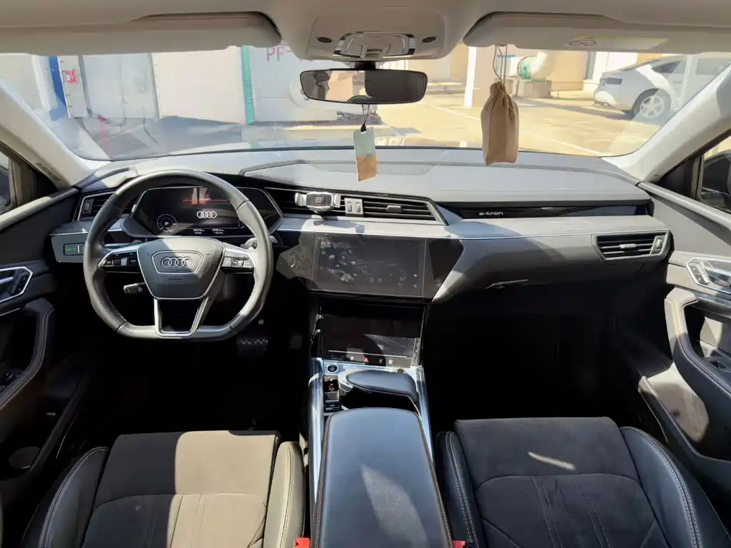 Audi e-tron — миниатюра 8