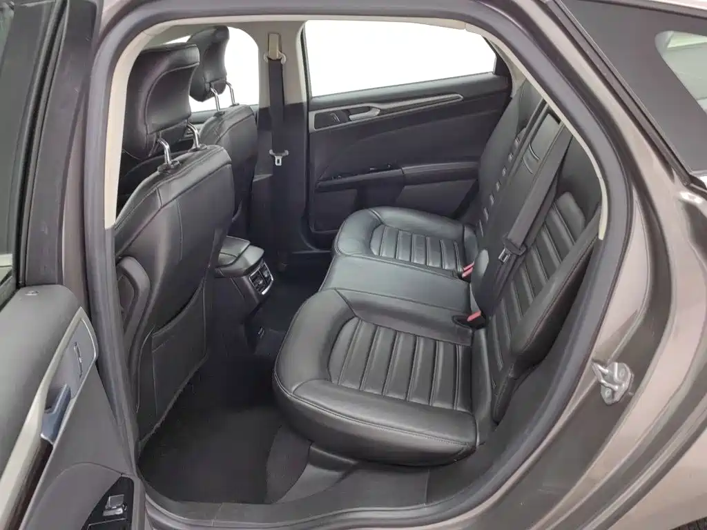 Ford Mondeo — миниатюра 15