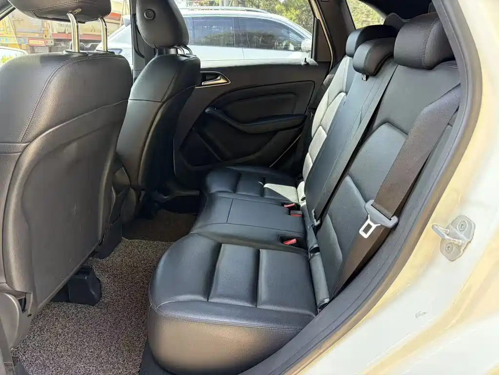 Mercedes-Benz B-Class — миниатюра 8