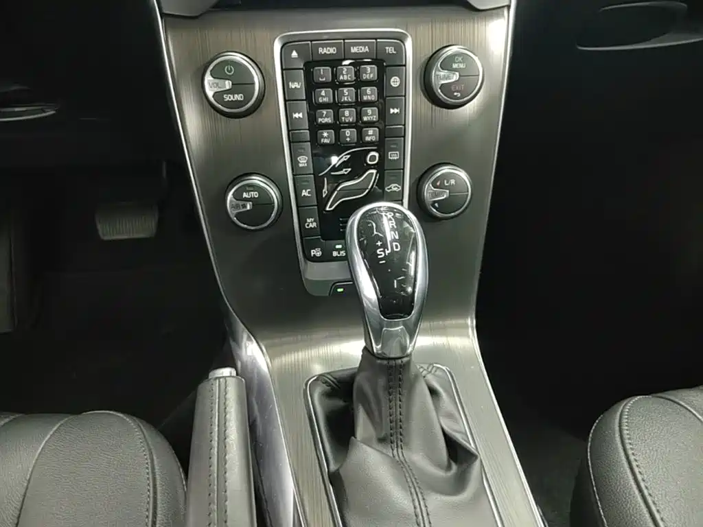 Volvo V40 — миниатюра 14