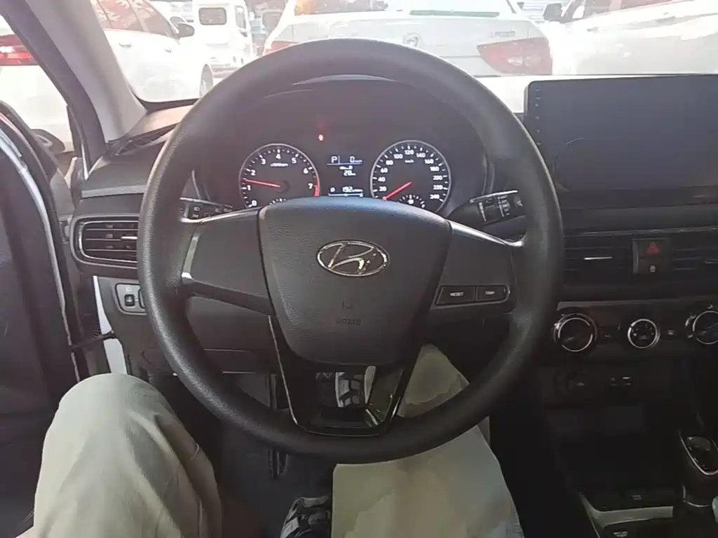 Hyundai Elantra — миниатюра 11