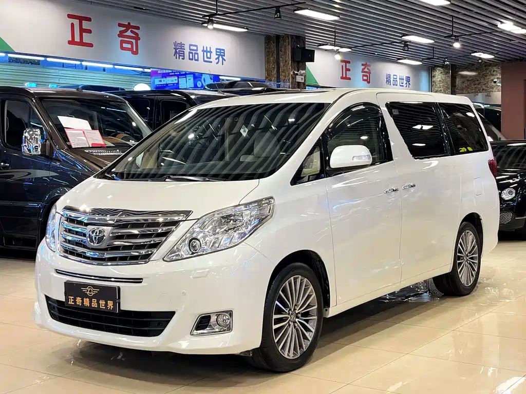 Toyota Alphard — миниатюра 3
