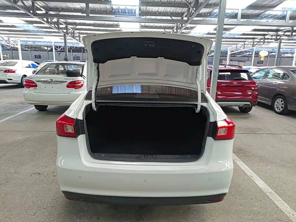 Roewe 360 — миниатюра 19