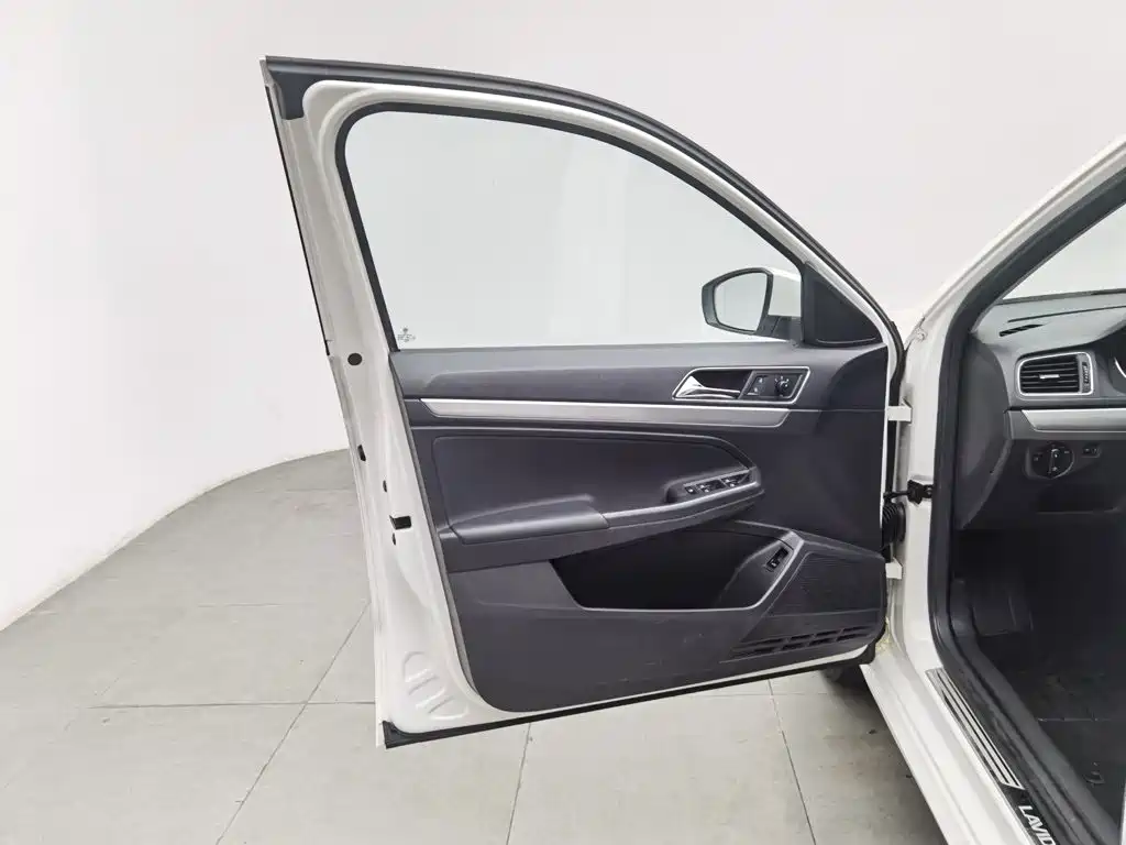 Volkswagen Lavida — миниатюра 8