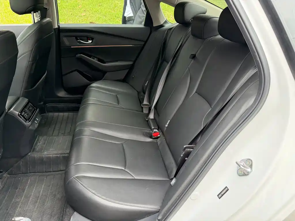 Honda Accord — миниатюра 12
