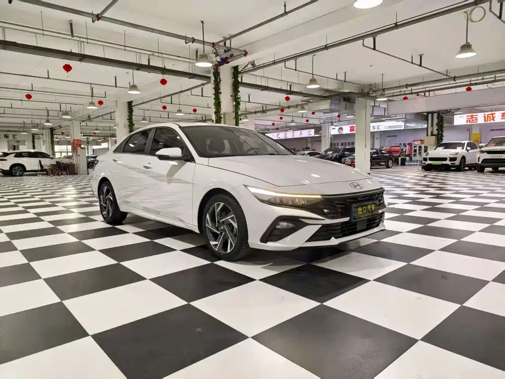 Hyundai Elantra — миниатюра 3