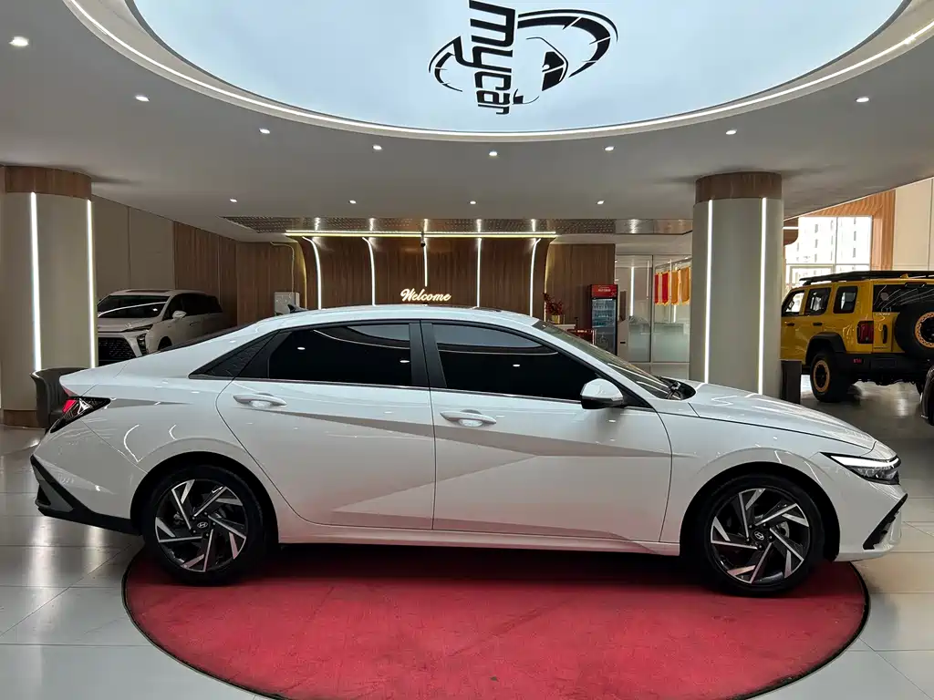 Hyundai Elantra — миниатюра 4