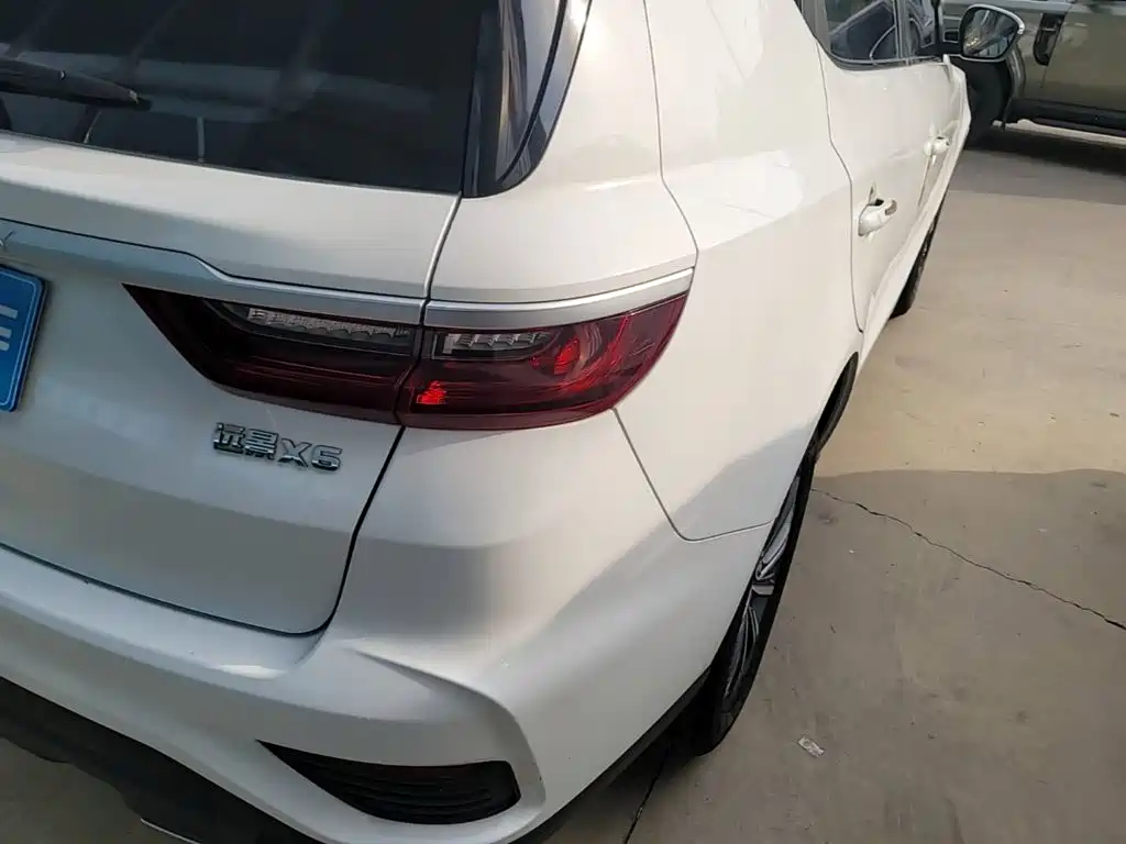 Geely Vision X6 — миниатюра 8