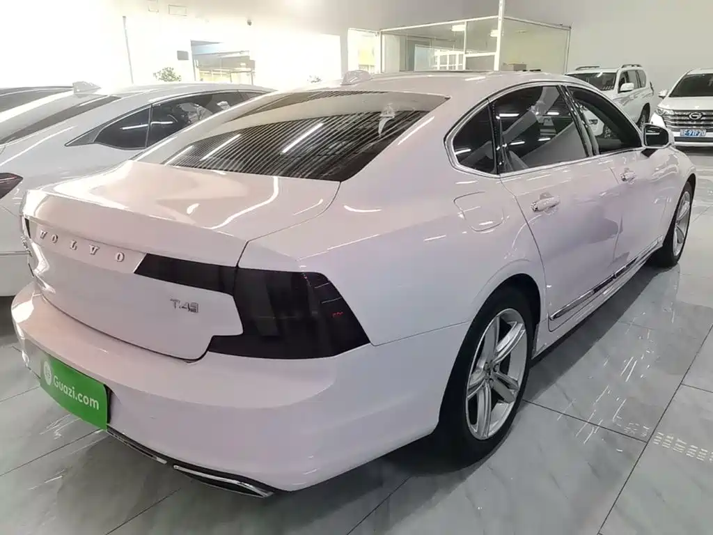 Volvo S90 — миниатюра 7