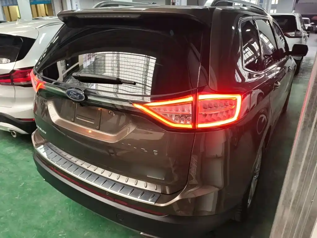 Ford Edge — миниатюра 7