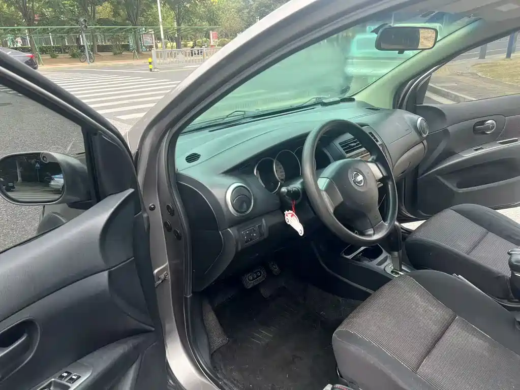 Nissan Livina — миниатюра 14