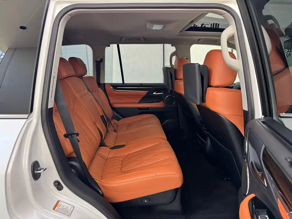 Lexus LX — миниатюра 13